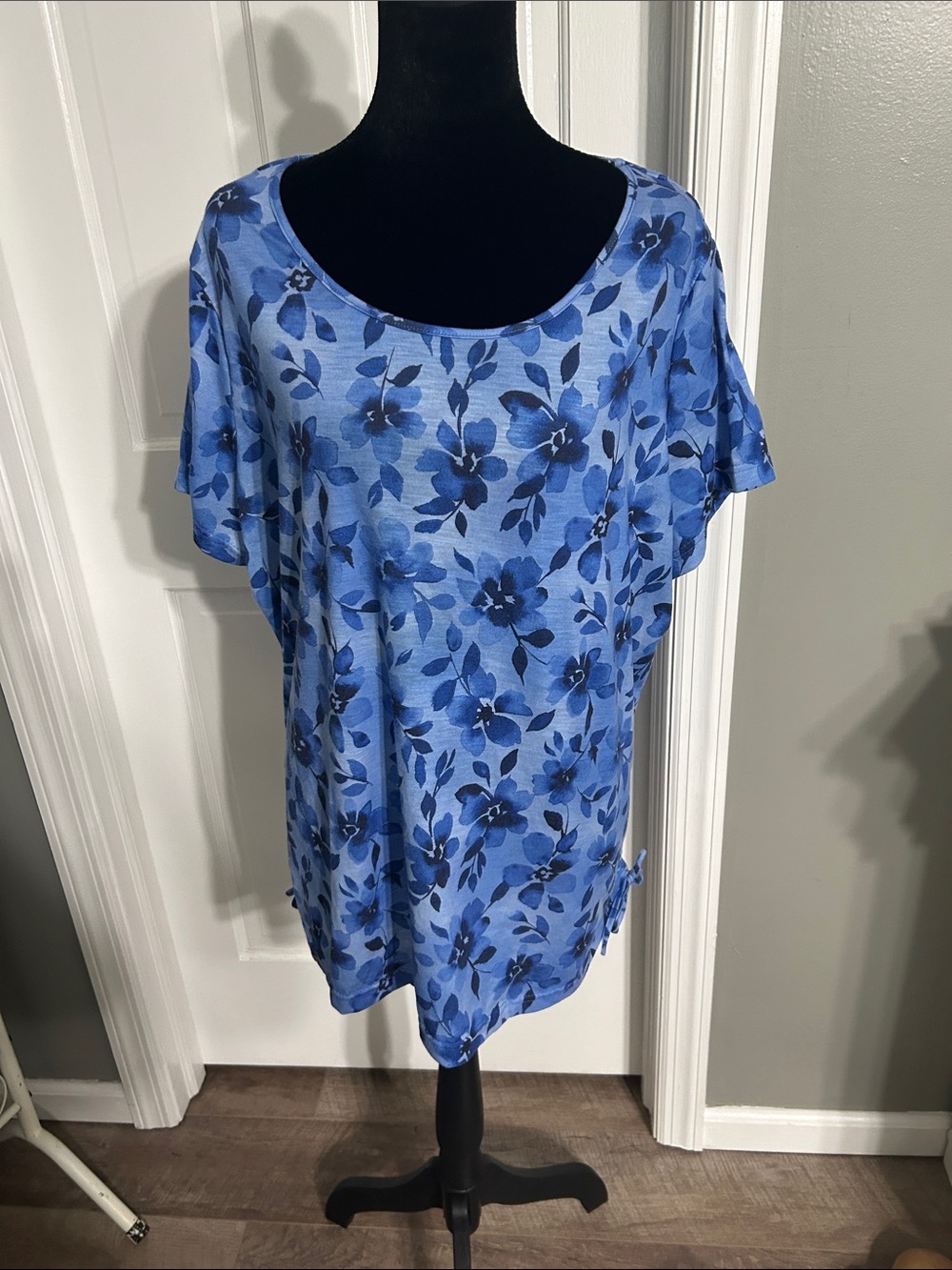 Blue Floral Scoop Neck Blouse